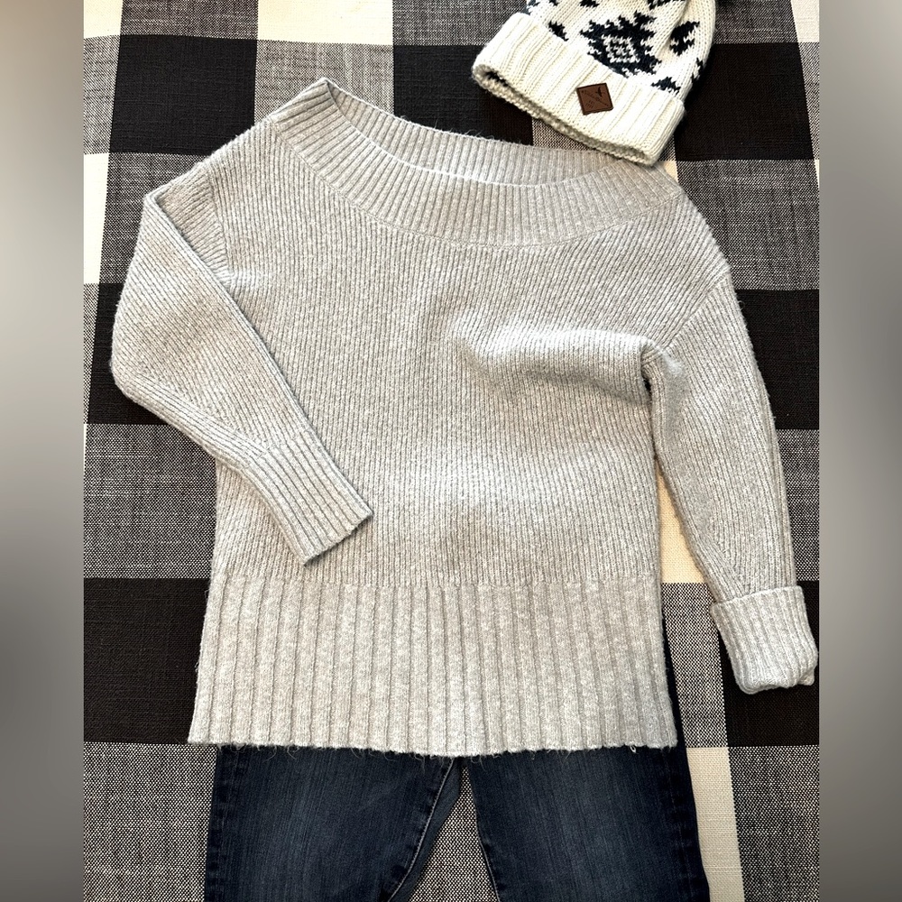 Chelsea28 Slouchy Off-the-Shoulder Oversized Knit Sweater